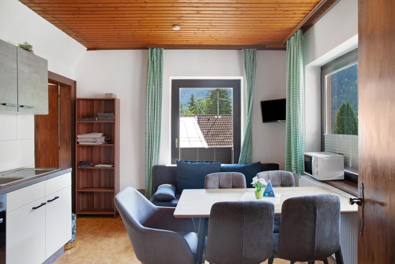 Aparthotel Flying Hirsch Stall Exterior foto